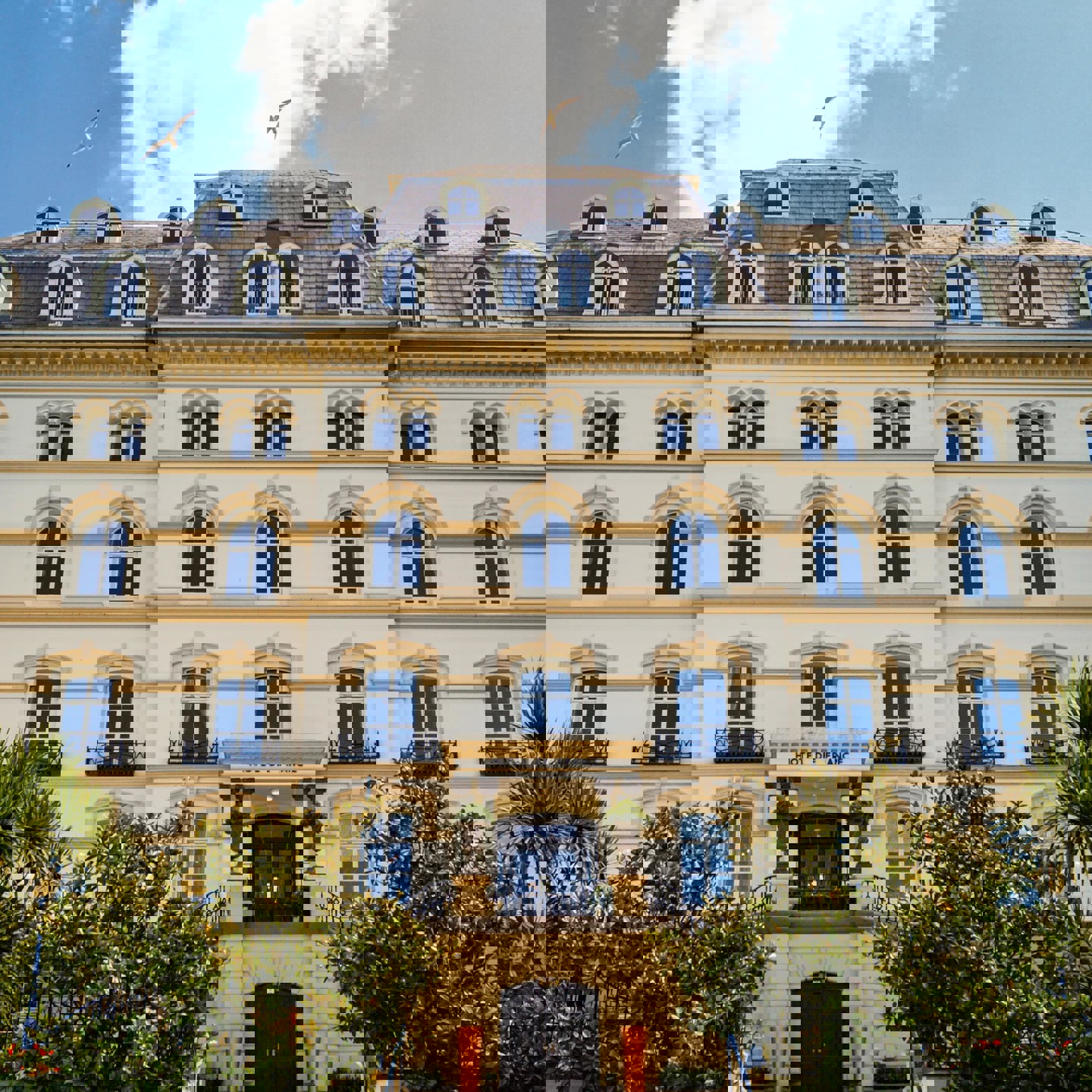 Hotel De France Exterior Min